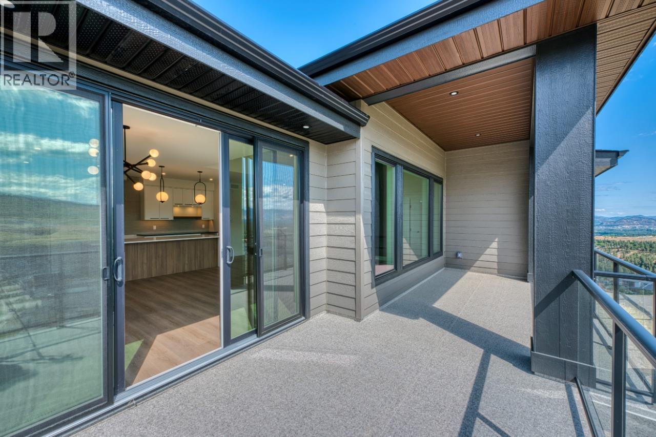 1070 Emslie Street, Kelowna, BC - Outdoor With Exterior