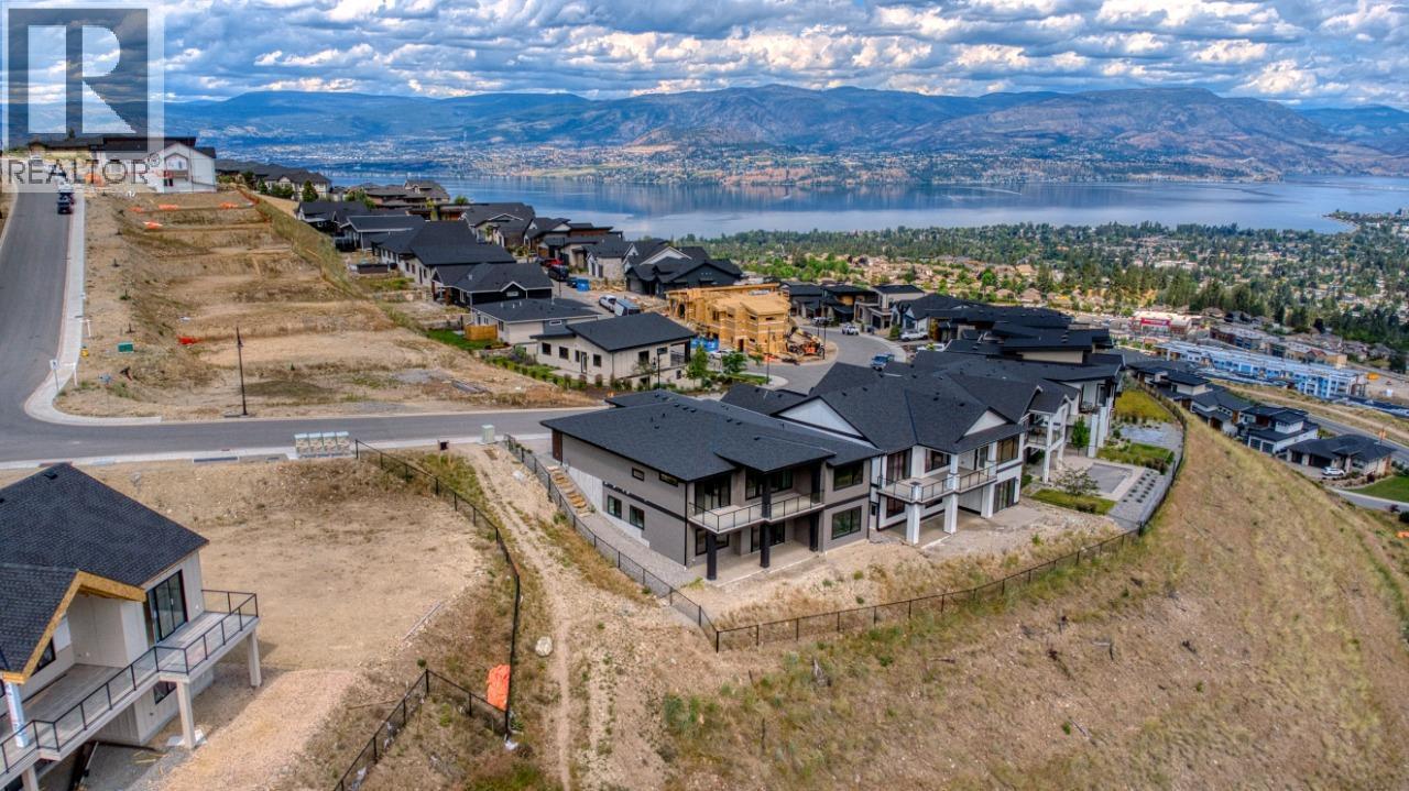 1070 Emslie Street, Kelowna, BC - Outdoor With Body Of Water With View