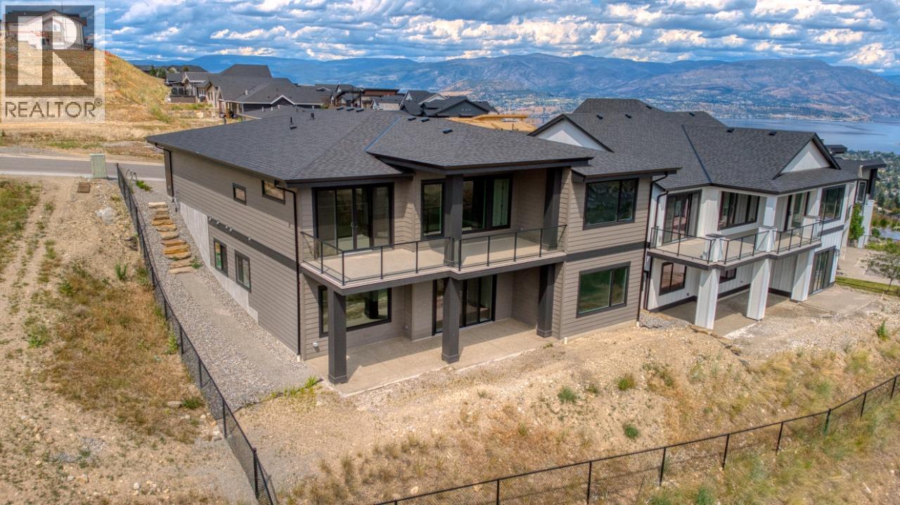 1070 Emslie Street, Kelowna, BC - Outdoor With Deck Patio Veranda With View