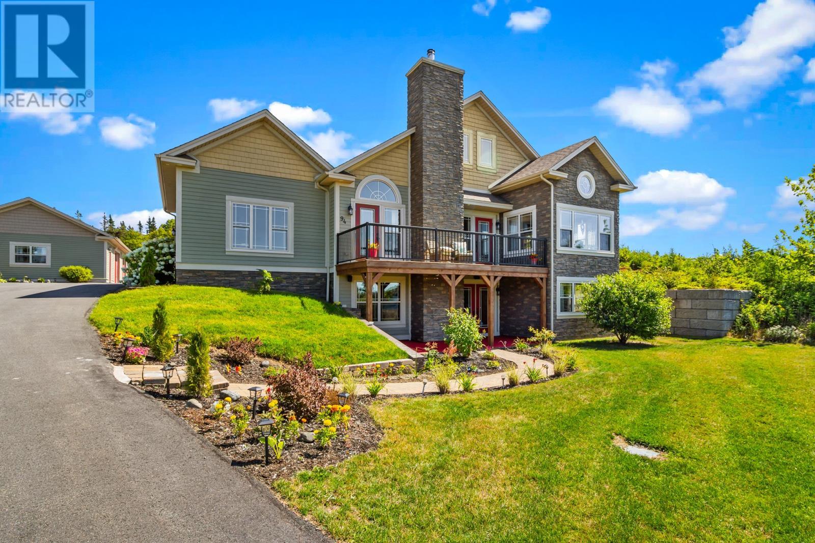 94 Amber Drive, Whitbourne, NL - Outdoor With Facade