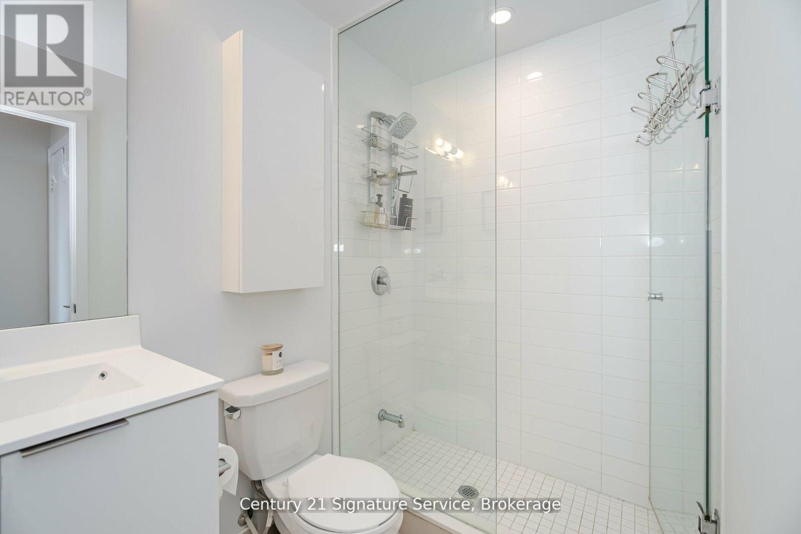 312 - 20 Shore Breeze Drive, Toronto, ON - Indoor Photo Showing Bathroom