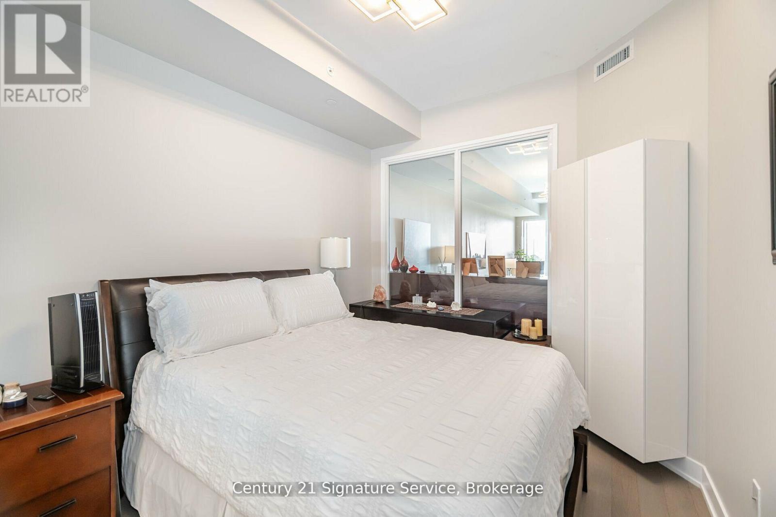 312 - 20 Shore Breeze Drive, Toronto, ON - Indoor Photo Showing Bedroom