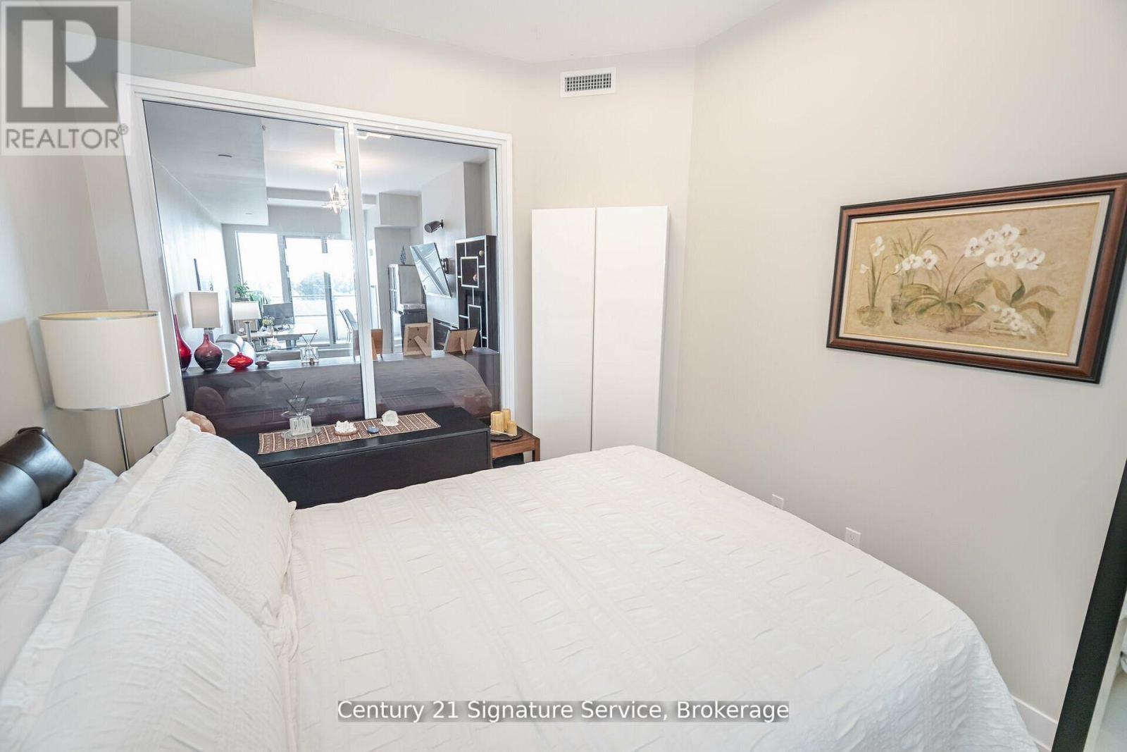 312 - 20 Shore Breeze Drive, Toronto, ON - Indoor Photo Showing Bedroom