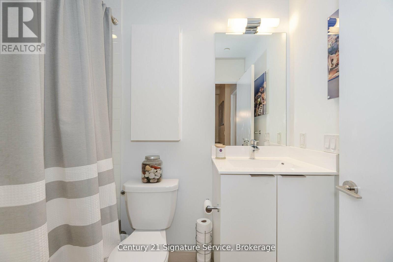 312 - 20 Shore Breeze Drive, Toronto, ON - Indoor Photo Showing Bathroom