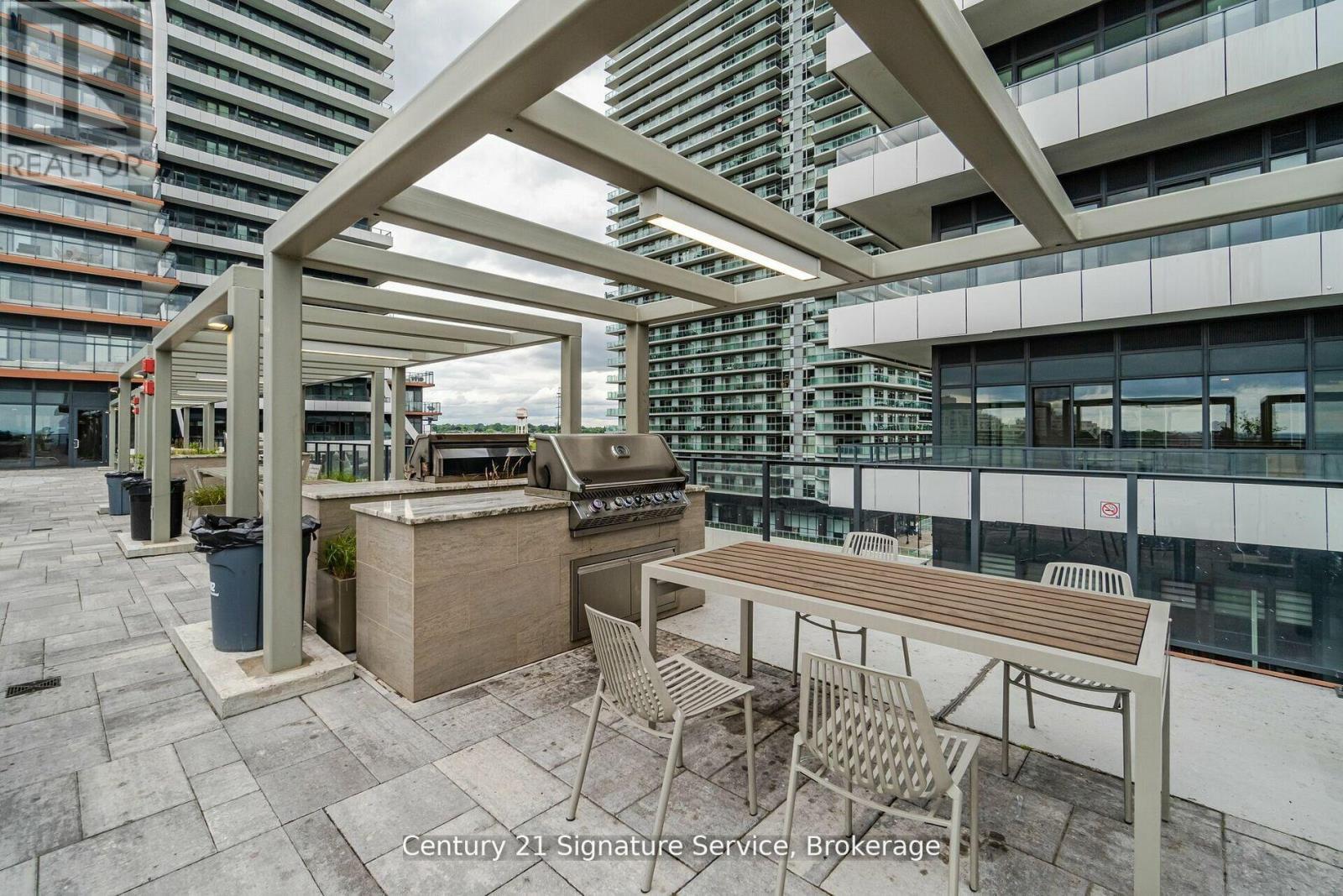 312 - 20 Shore Breeze Drive, Toronto, ON - Outdoor