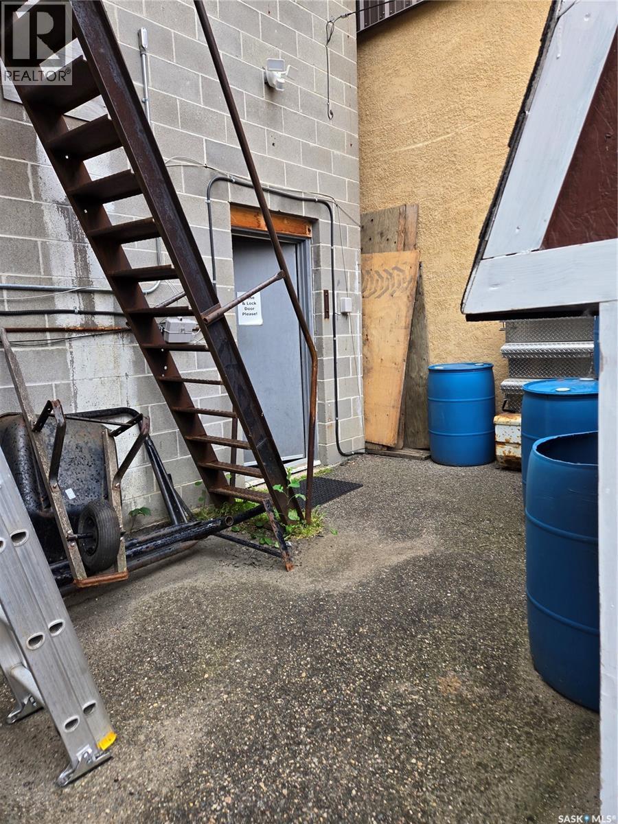 2806 Dewdney Avenue, Regina, SK