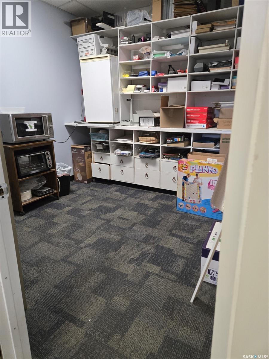 2802 Dewdney Avenue, Regina, SK