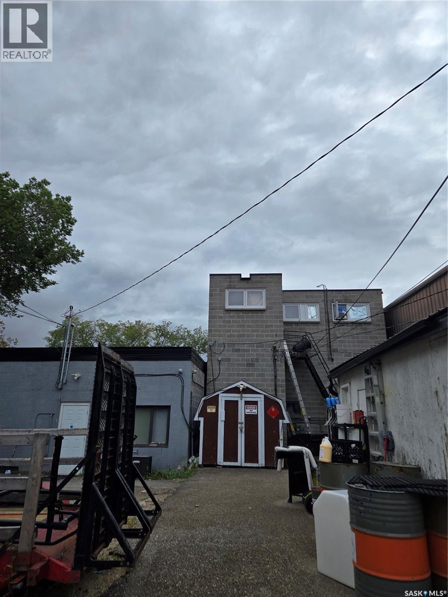 2802 Dewdney Avenue, Regina, SK