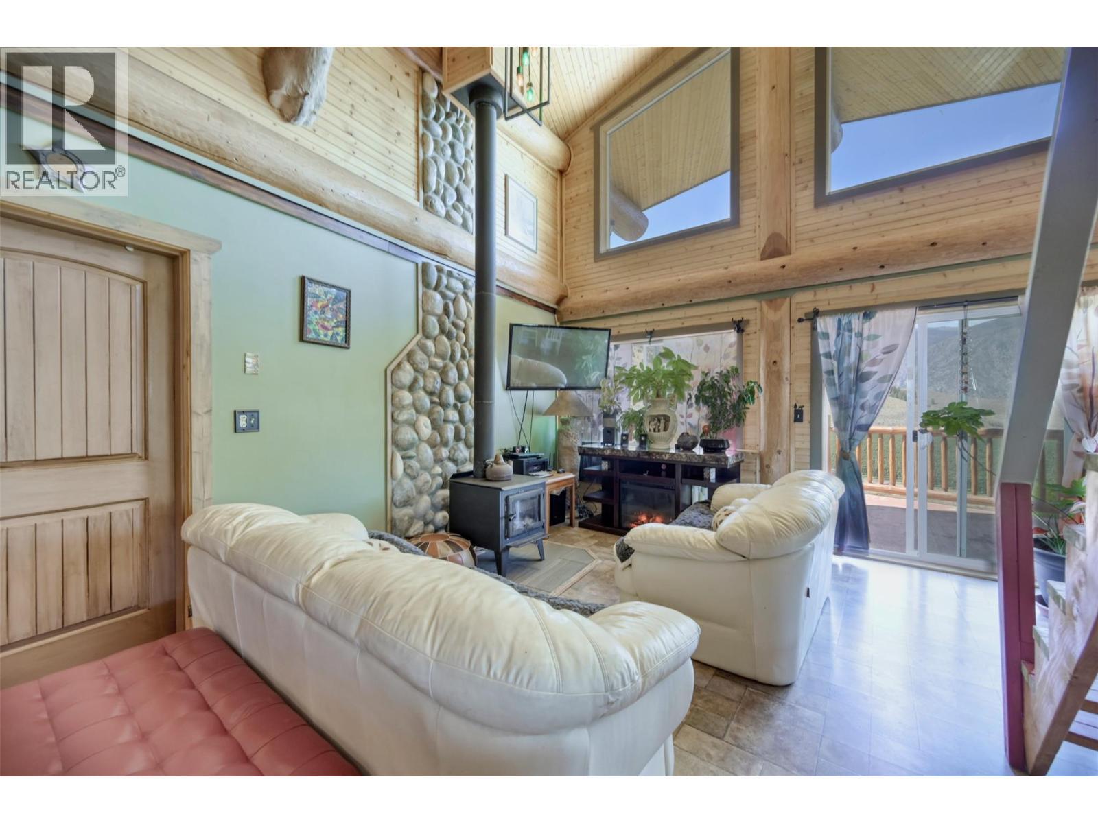 150 Nighthawk Road, Cawston, BC - Indoor