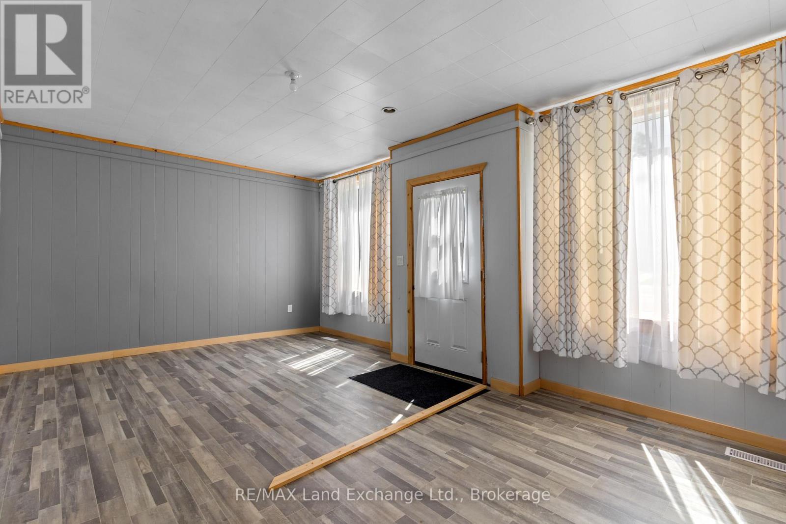 16 6 Concession, Brockton, ON - Indoor Photo Showing Other Room