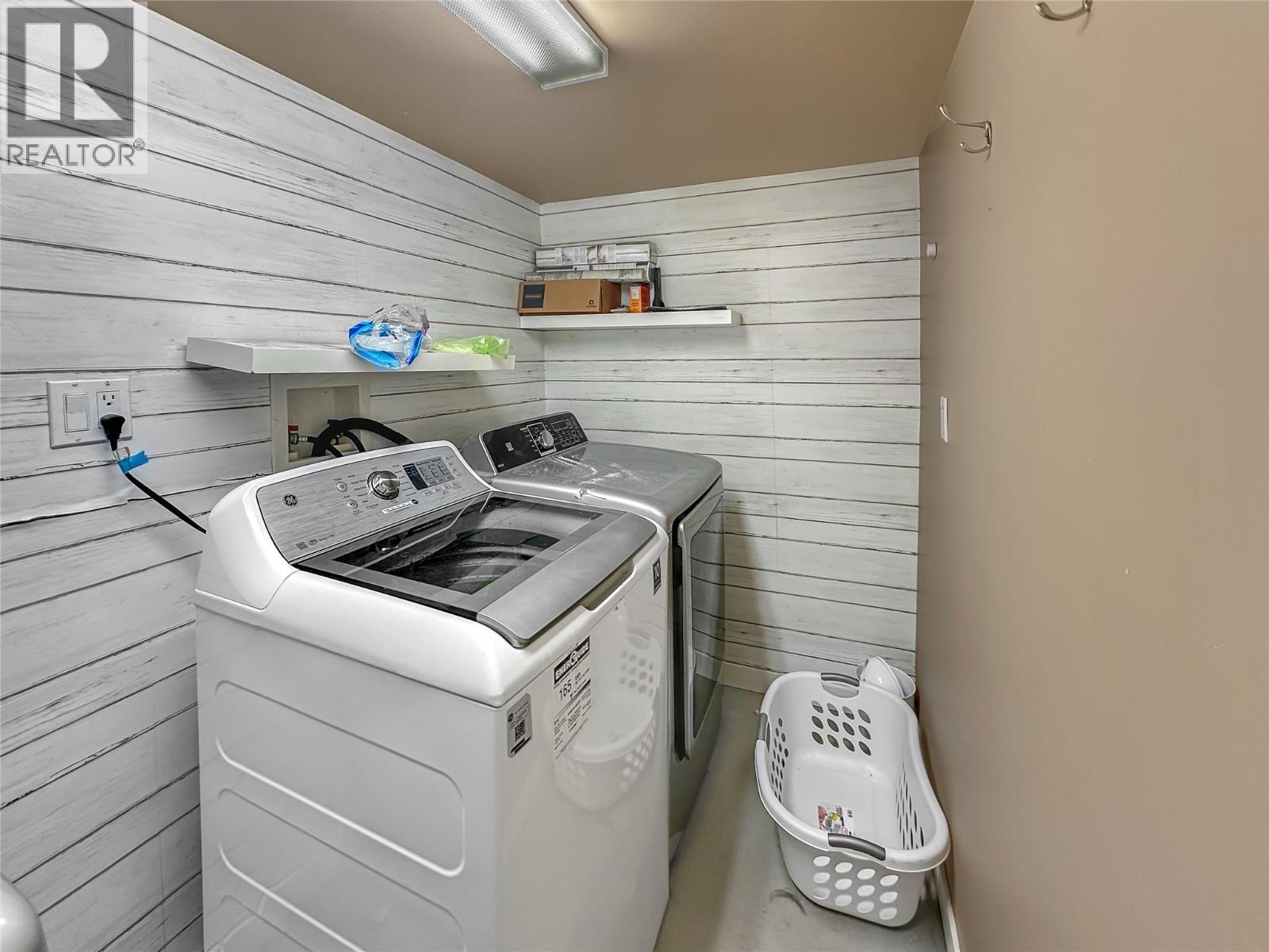 569 Auburn Crescent, Princeton, BC - Indoor Photo Showing Laundry Room