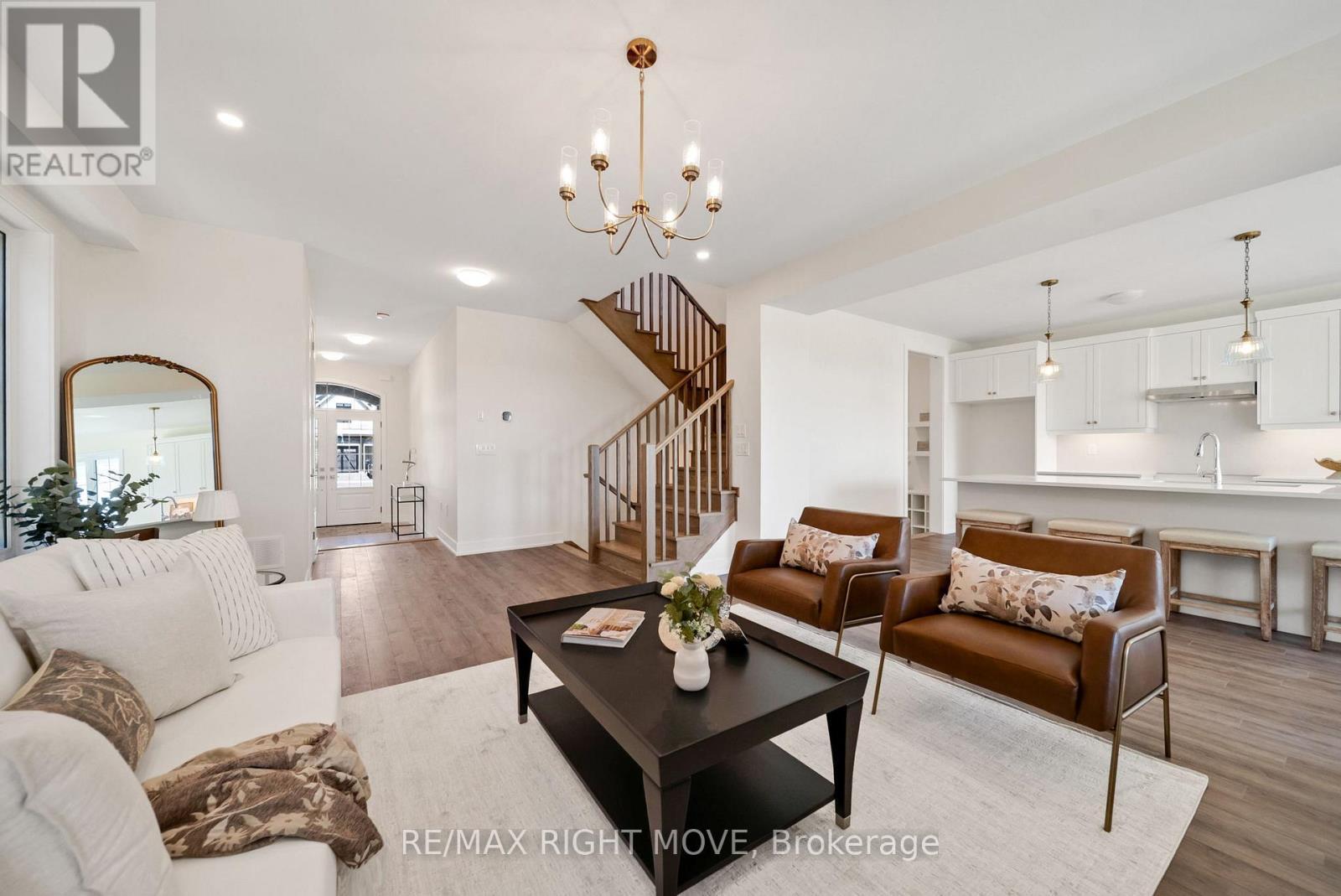 3194 Orion Boulevard, Orillia, ON - Indoor Photo Showing Living Room
