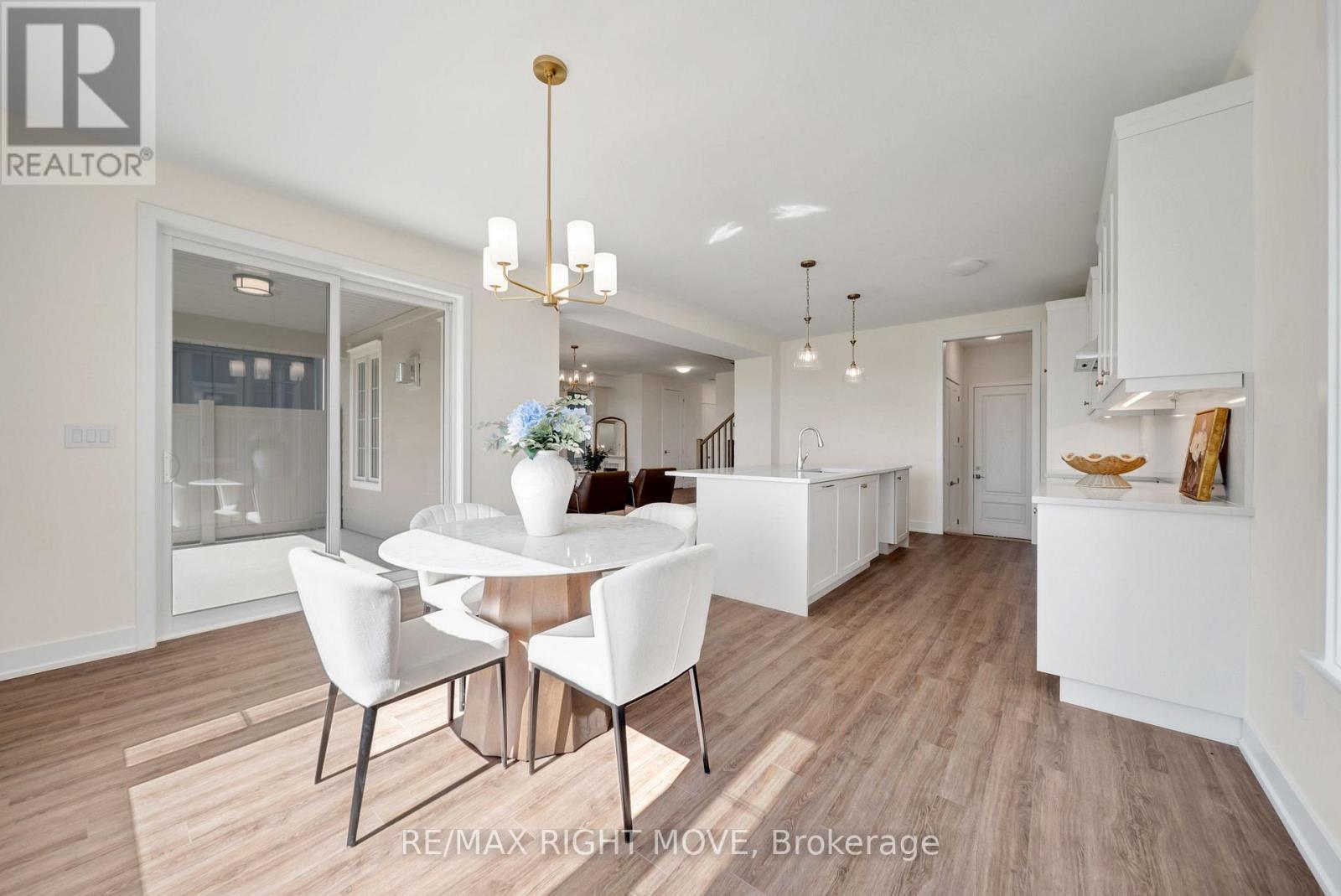 3194 Orion Boulevard, Orillia, ON - Indoor Photo Showing Dining Room
