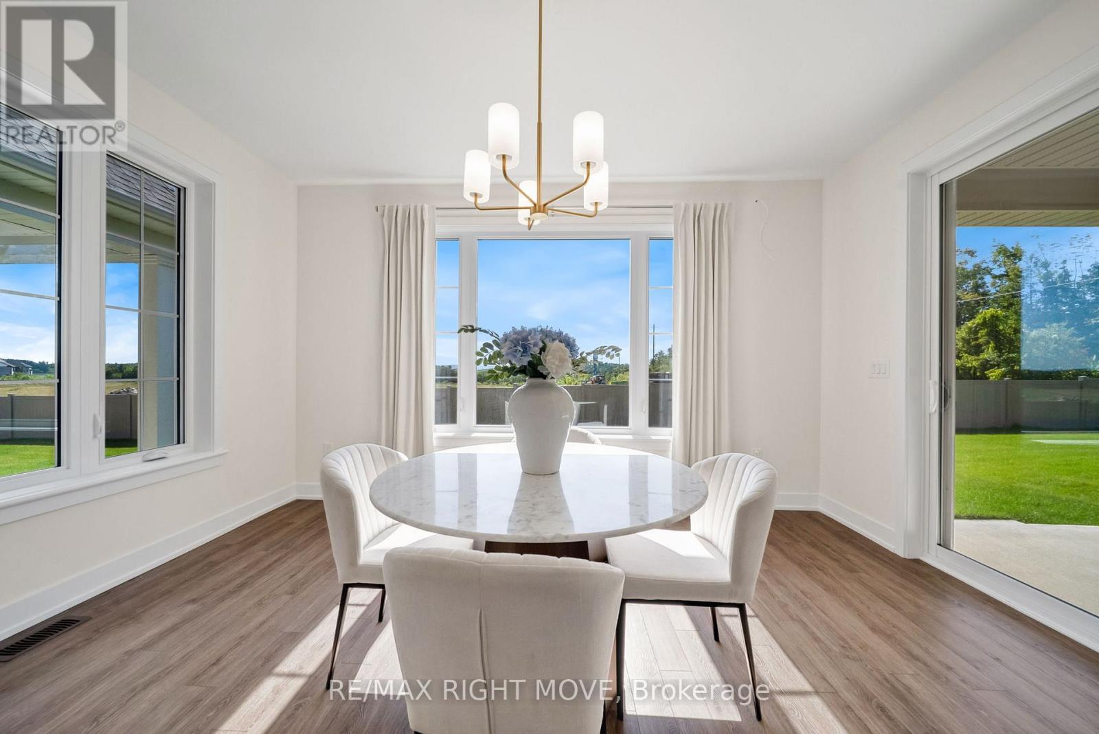 3194 Orion Boulevard, Orillia, ON - Indoor Photo Showing Dining Room