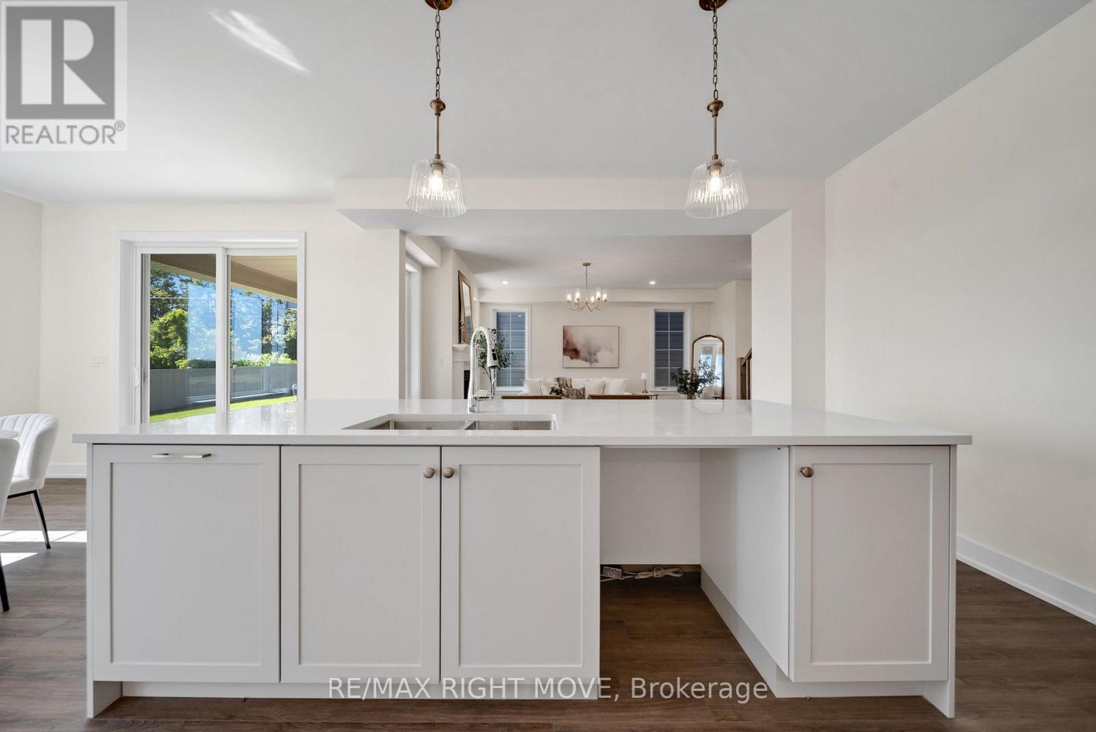 3194 Orion Boulevard, Orillia, ON - Indoor Photo Showing Kitchen