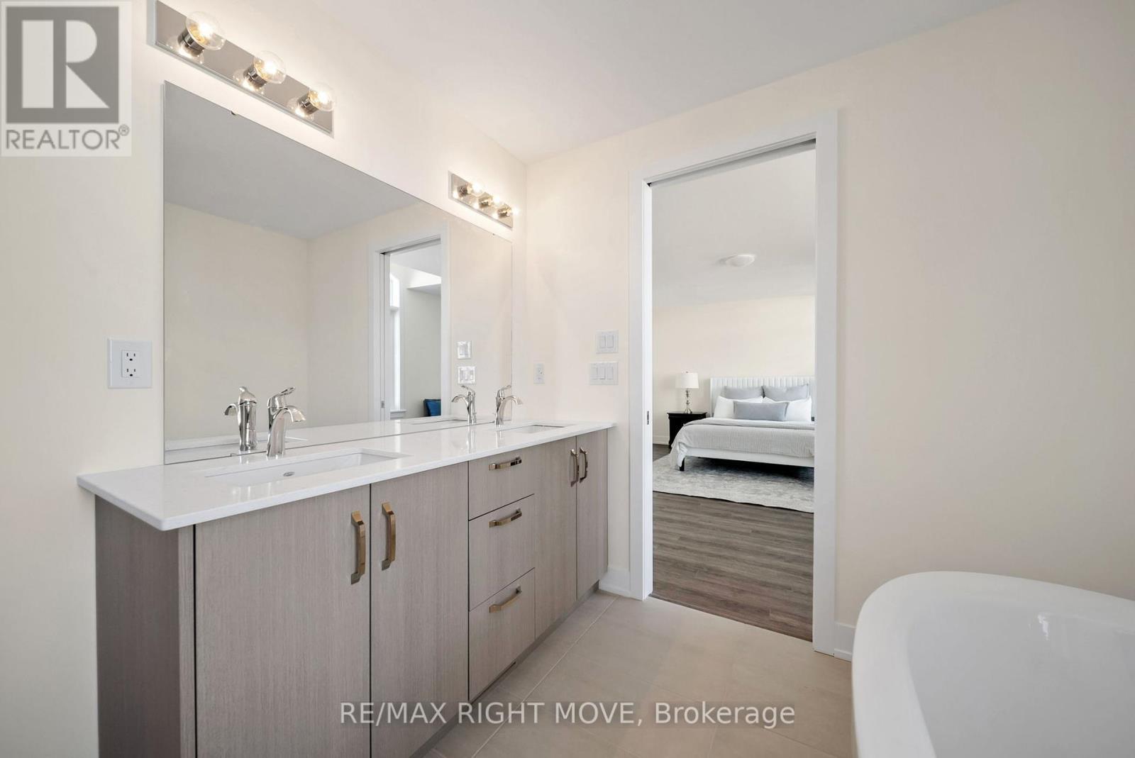 3194 Orion Boulevard, Orillia, ON - Indoor Photo Showing Bathroom