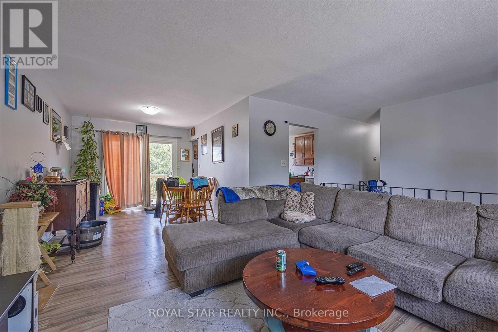 181 Wilson Street, Kingston, ON - Indoor Photo Showing Living Room