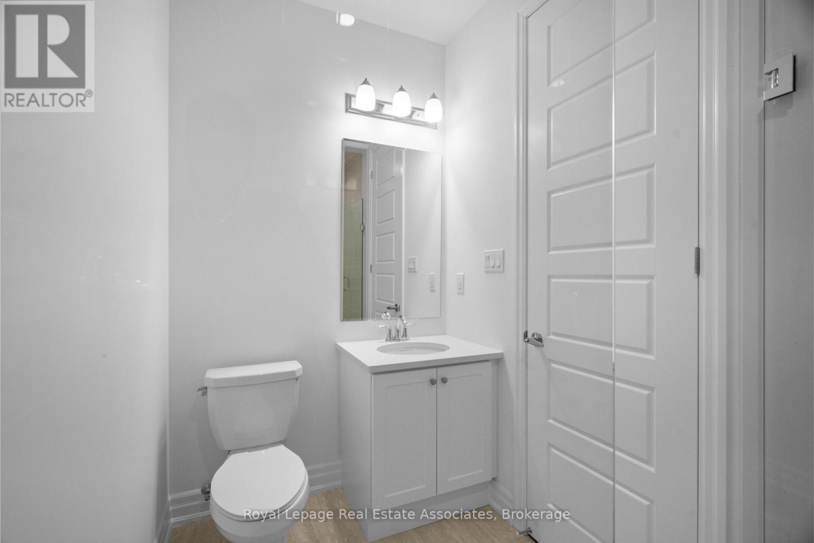 3142 Duggan Trail, Oakville, ON - Indoor Photo Showing Bathroom