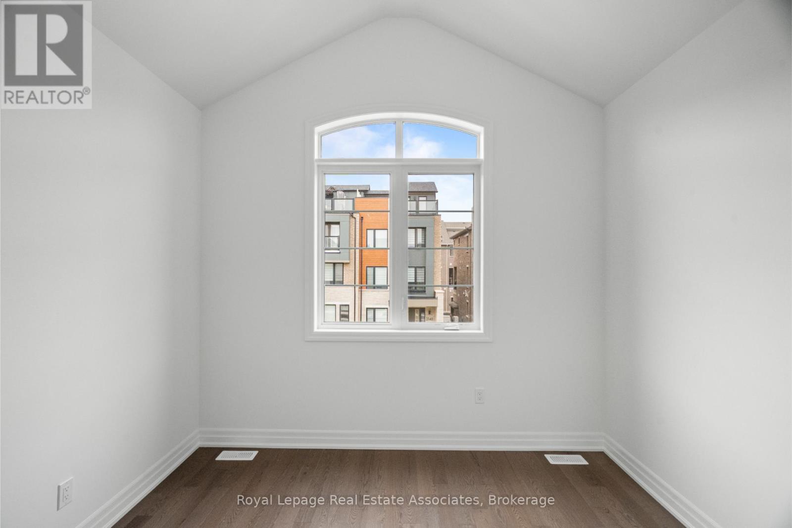 3142 Duggan Trail, Oakville, ON - Indoor Photo Showing Other Room