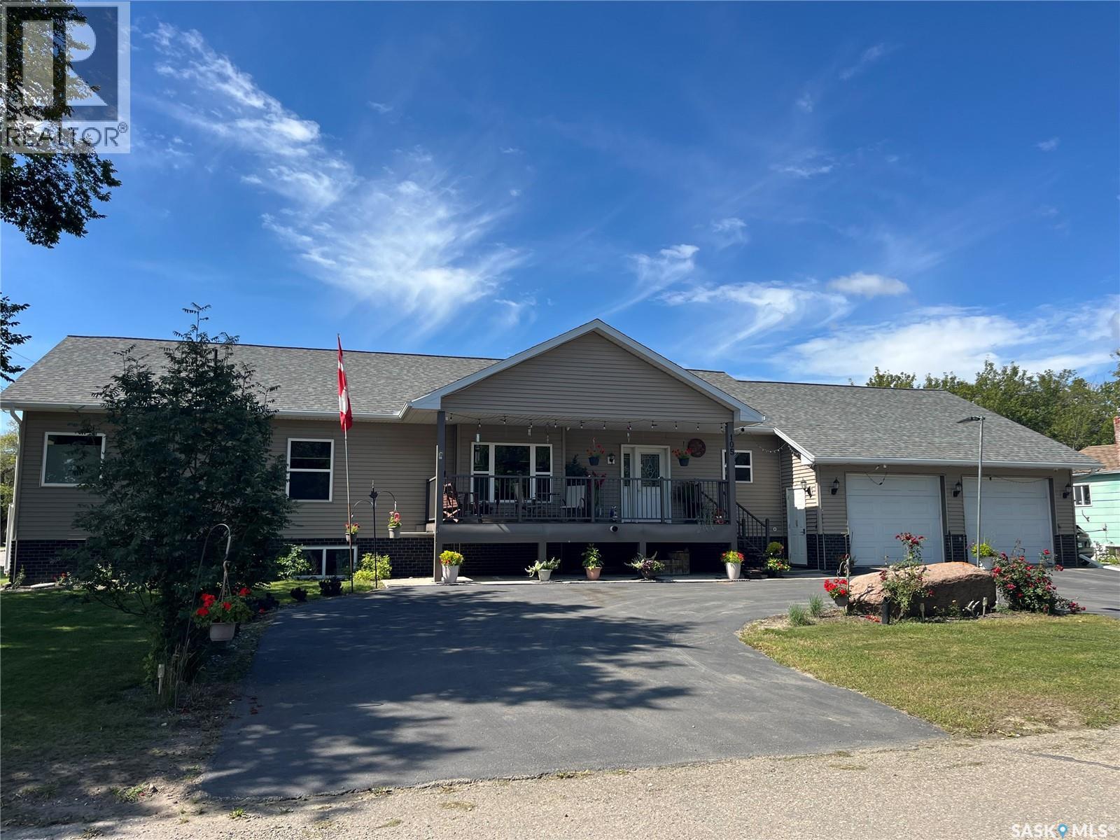 105 Jim Headington Way, Wadena, SK - Outdoor With Deck Patio Veranda With Facade