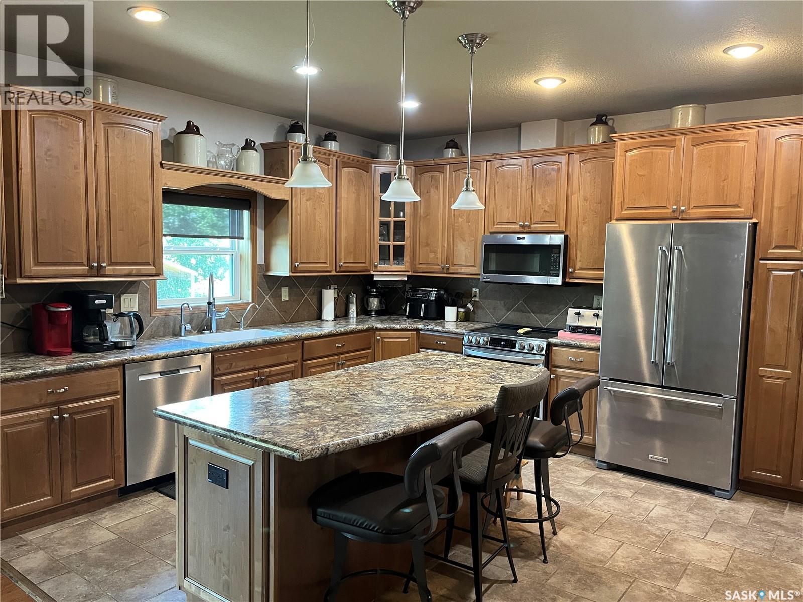 105 Jim Headington Way, Wadena, SK - Indoor Photo Showing Kitchen With Double Sink