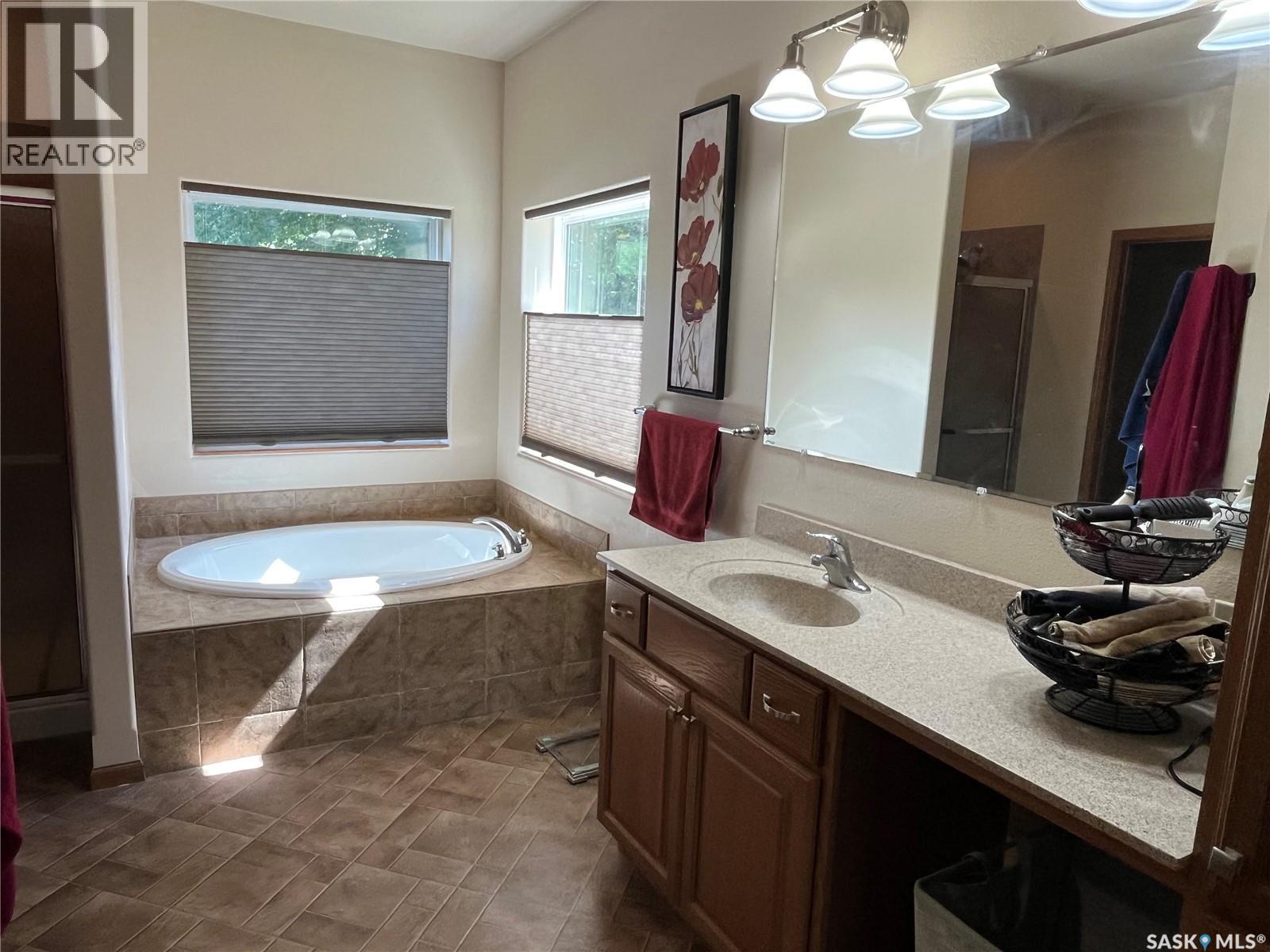 105 Jim Headington Way, Wadena, SK - Indoor Photo Showing Bathroom