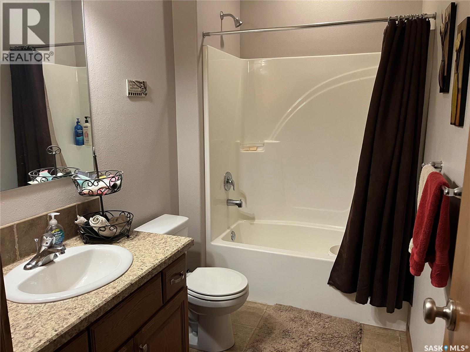 105 Jim Headington Way, Wadena, SK - Indoor Photo Showing Bathroom
