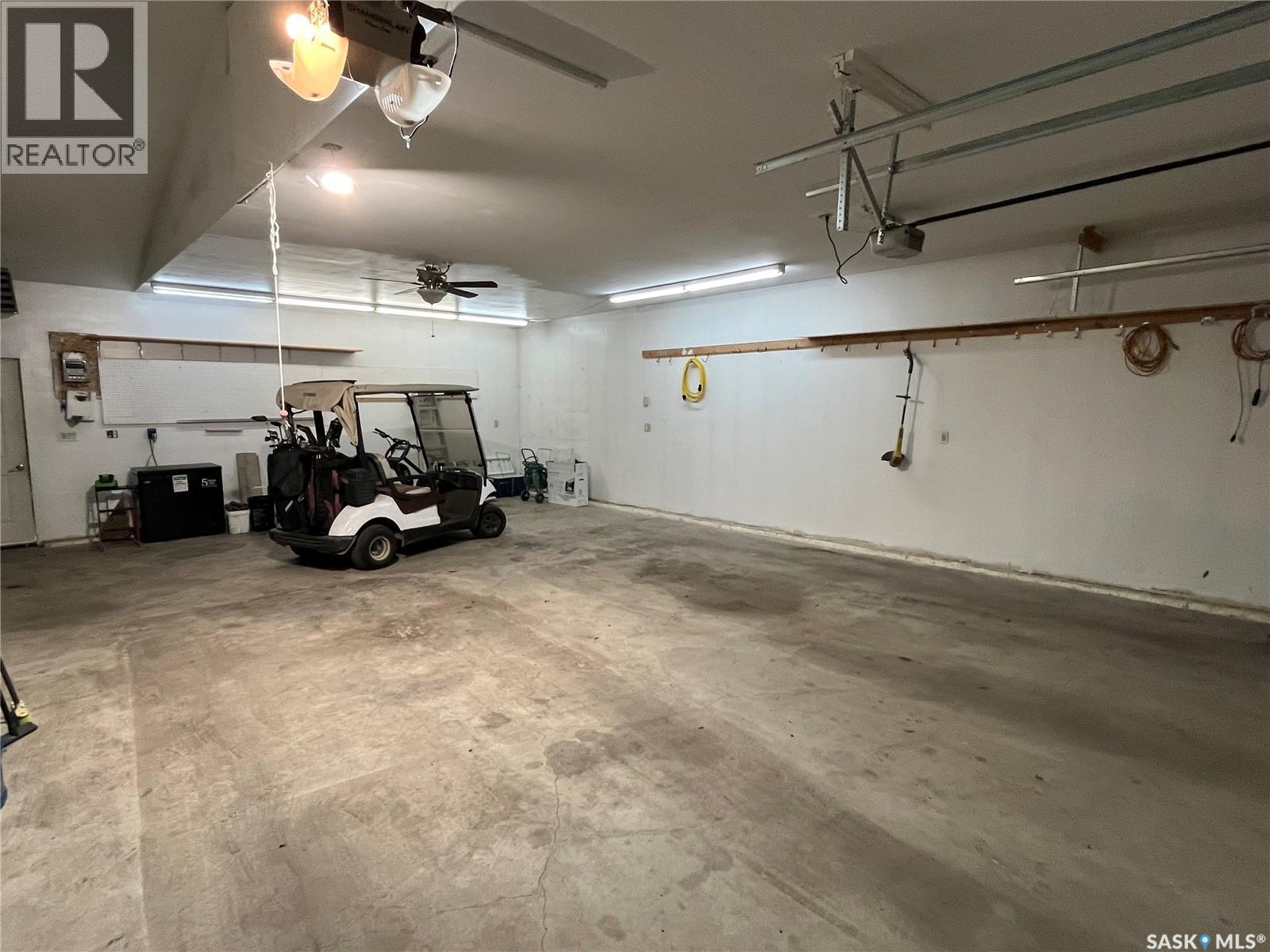 105 Jim Headington Way, Wadena, SK - Indoor Photo Showing Garage