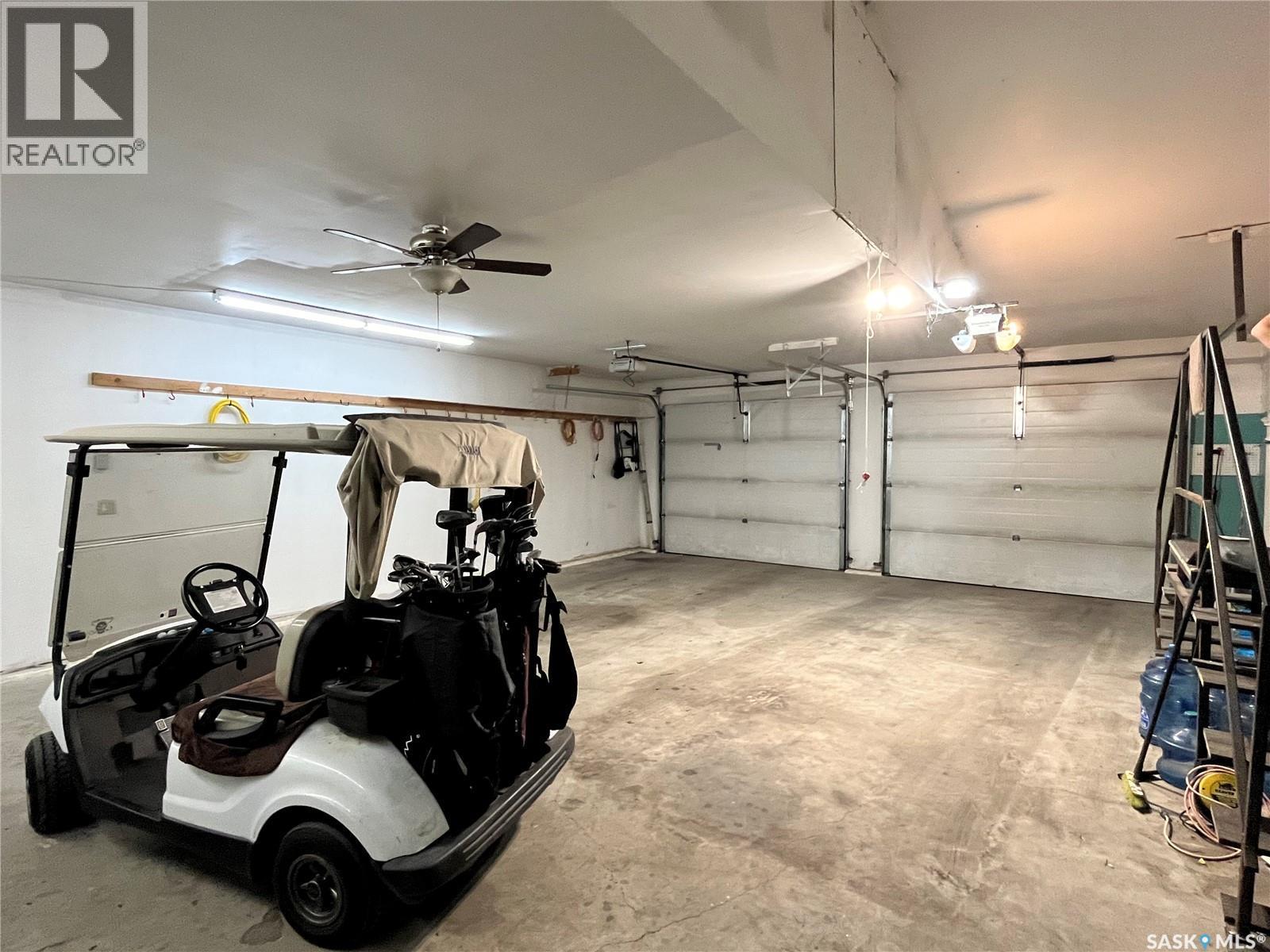 105 Jim Headington Way, Wadena, SK - Indoor Photo Showing Garage