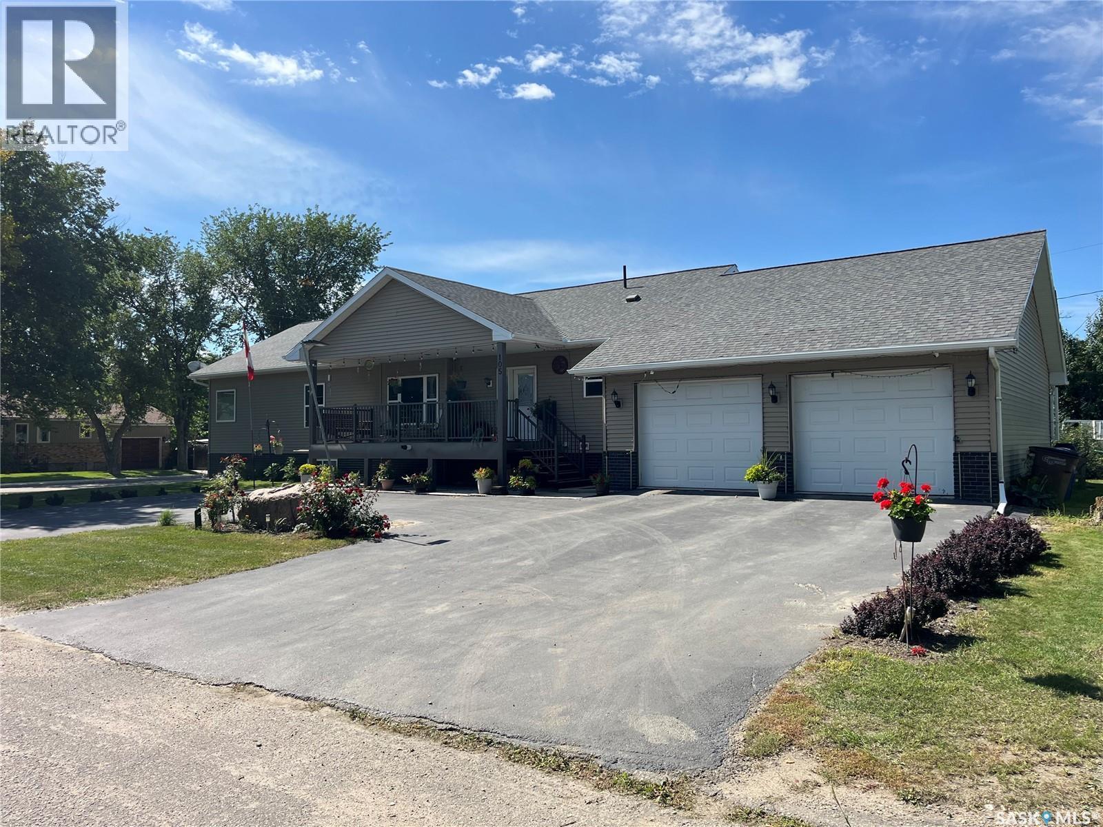 105 Jim Headington Way, Wadena, SK - Outdoor With Deck Patio Veranda With Facade