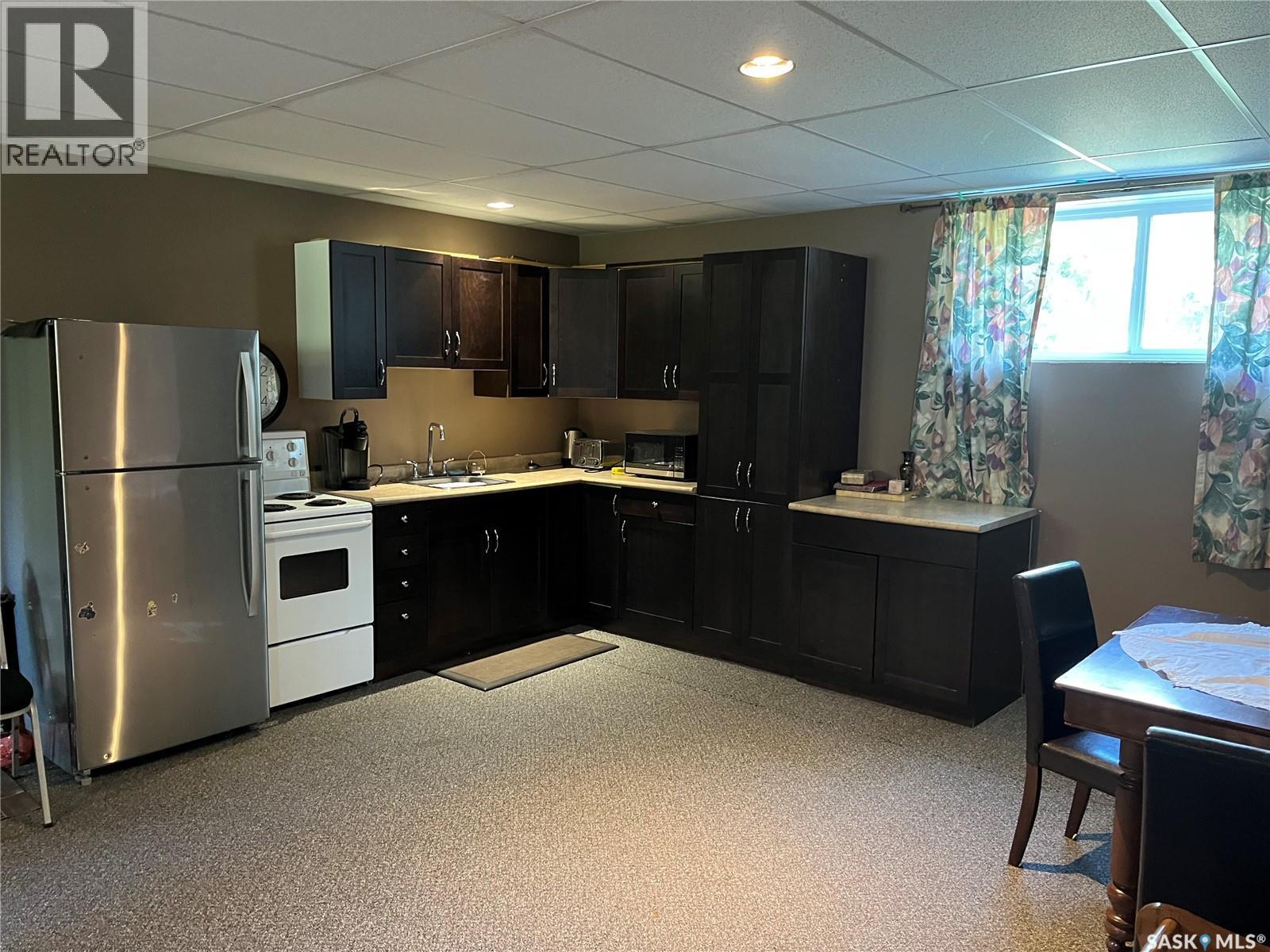 105 Jim Headington Way, Wadena, SK - Indoor Photo Showing Kitchen