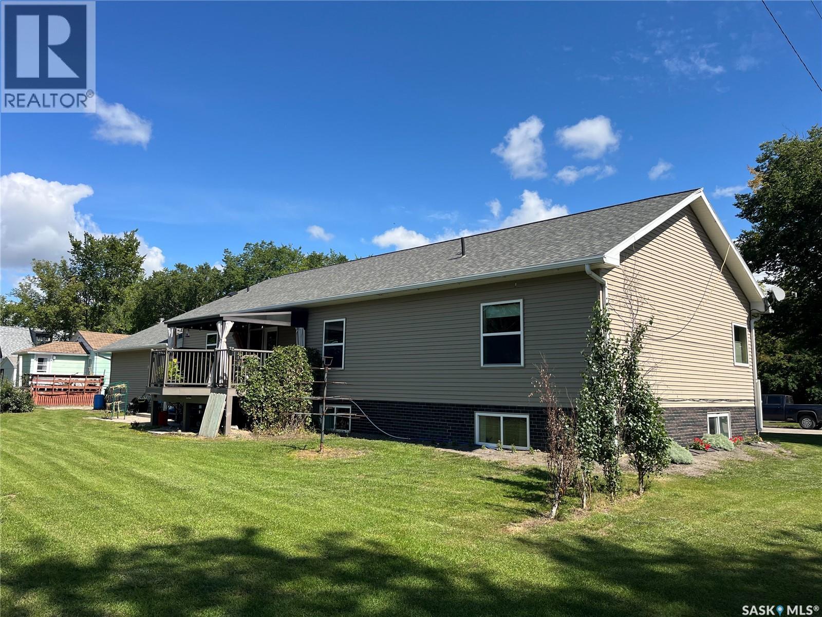 105 Jim Headington Way, Wadena, SK - Outdoor With Exterior