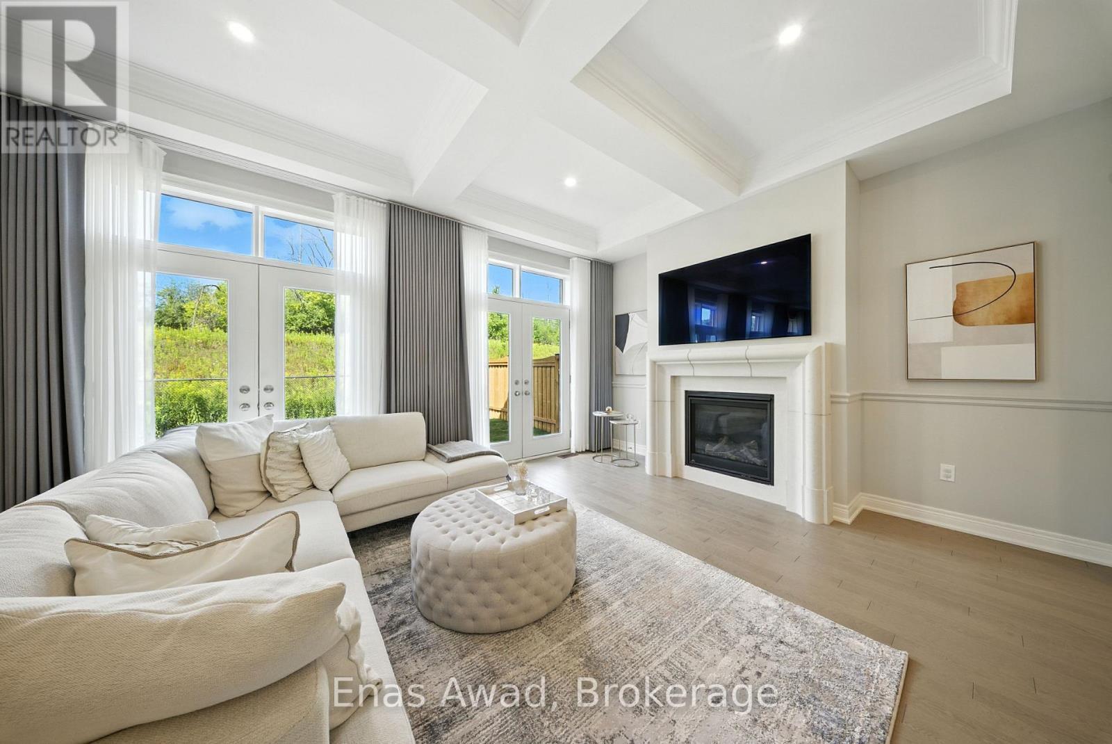 101 Milky Way Drive, Richmond Hill (Observatory), ON - Indoor Photo Showing Living Room With Fireplace