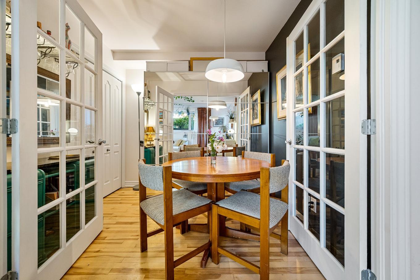 Bureau - 2-2044 Rue Des Carrières, Montréal (Rosemont/La Petite-Patrie), QC - Indoor Photo Showing Dining Room