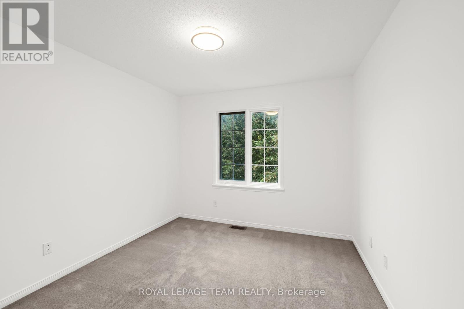 137 Macassa Circle, Ottawa, ON - Indoor Photo Showing Other Room