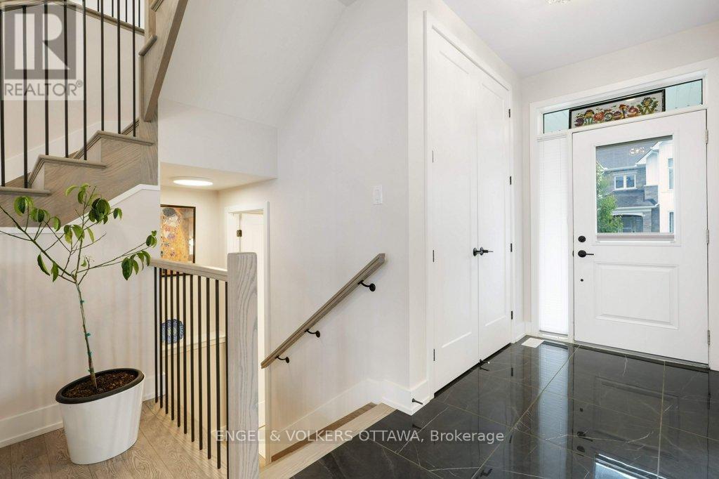 1010 Carden Lane, Ottawa, ON - Indoor Photo Showing Other Room