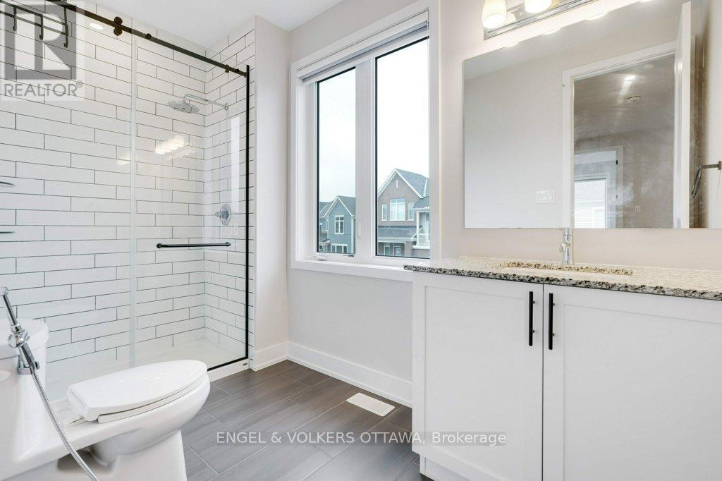 1010 Carden Lane, Ottawa, ON - Indoor Photo Showing Bathroom