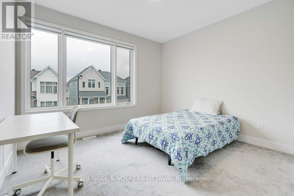 1010 Carden Lane, Ottawa, ON - Indoor Photo Showing Bedroom