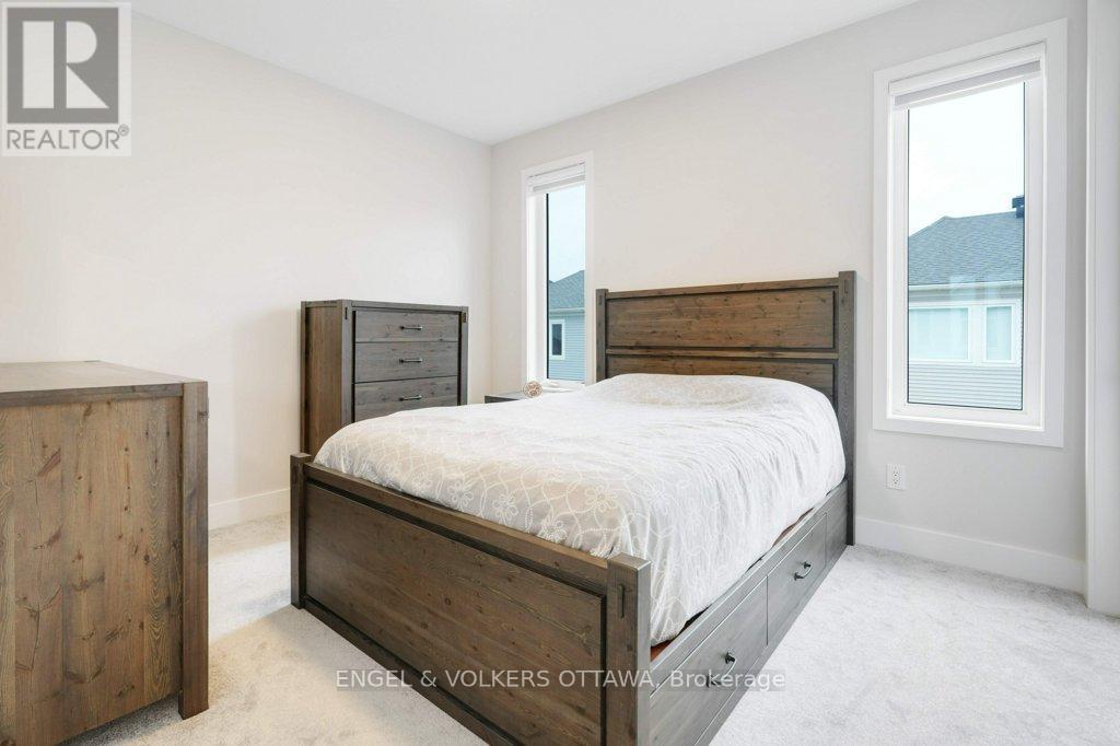 1010 Carden Lane, Ottawa, ON - Indoor Photo Showing Bedroom