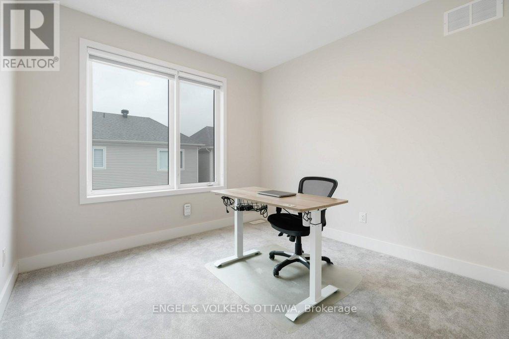 1010 Carden Lane, Ottawa, ON - Indoor Photo Showing Office