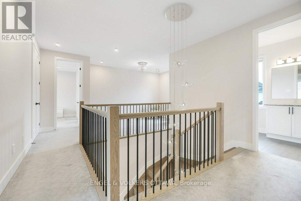 1010 Carden Lane, Ottawa, ON - Indoor Photo Showing Other Room