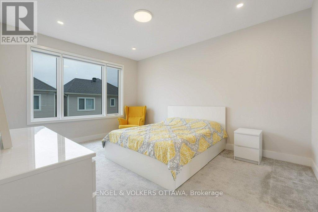 1010 Carden Lane, Ottawa, ON - Indoor Photo Showing Bedroom