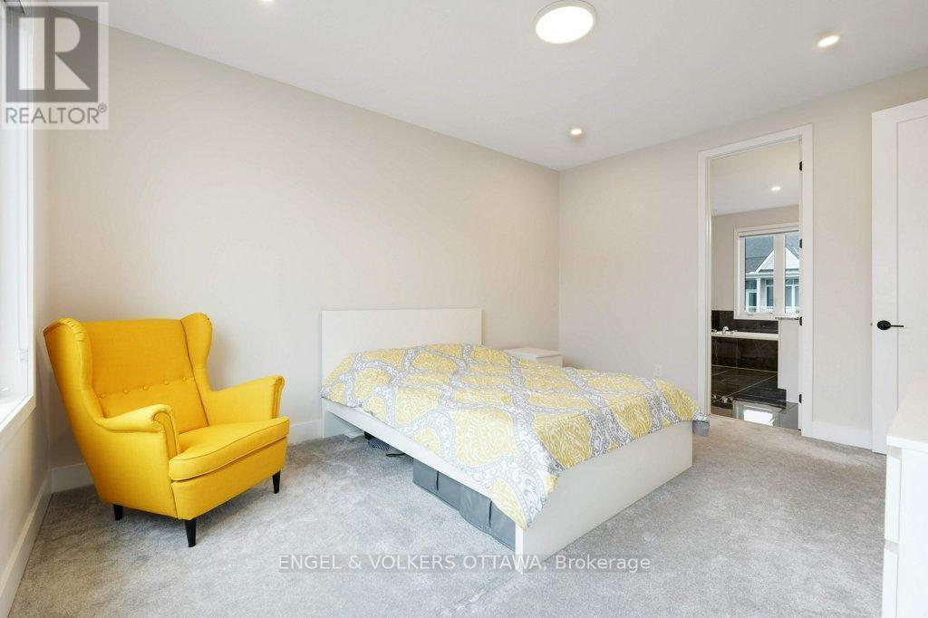 1010 Carden Lane, Ottawa, ON - Indoor Photo Showing Bedroom