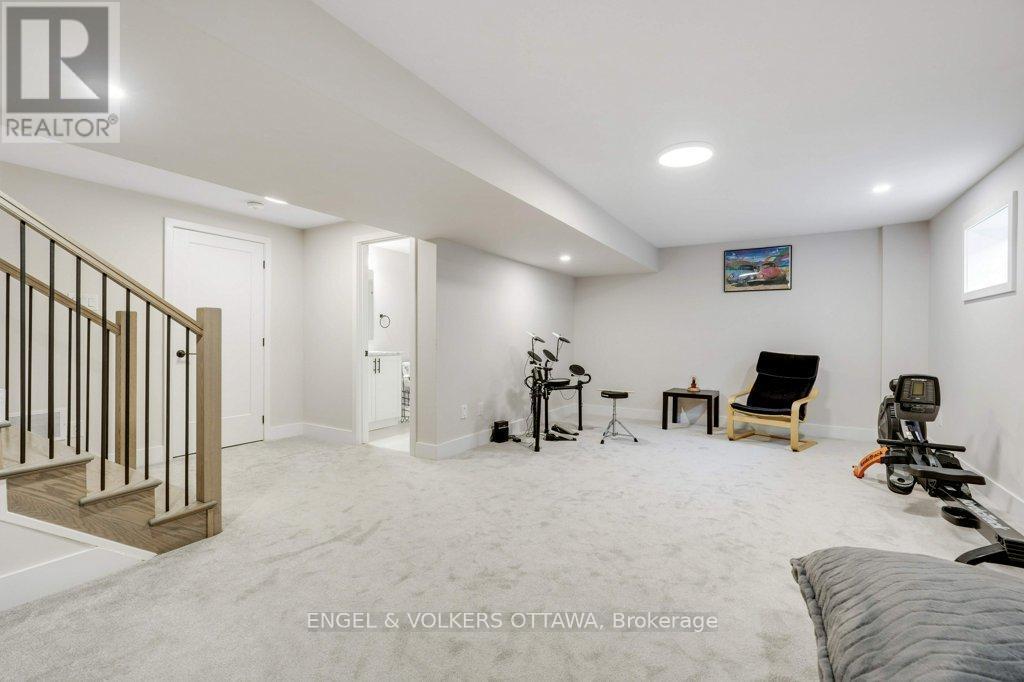 1010 Carden Lane, Ottawa, ON - Indoor Photo Showing Other Room