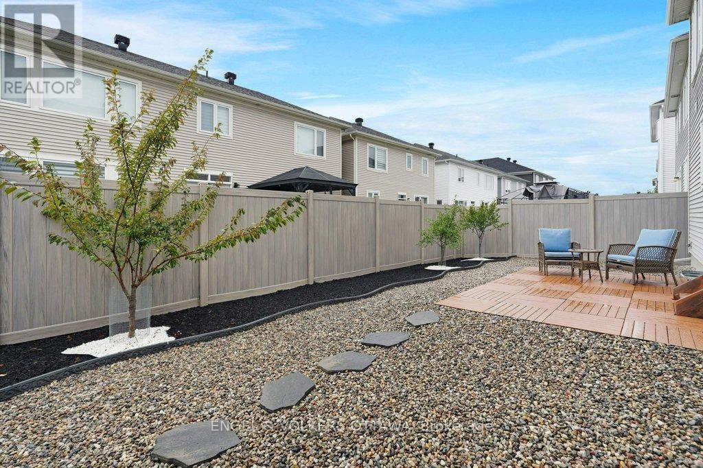 1010 Carden Lane, Ottawa, ON - Outdoor