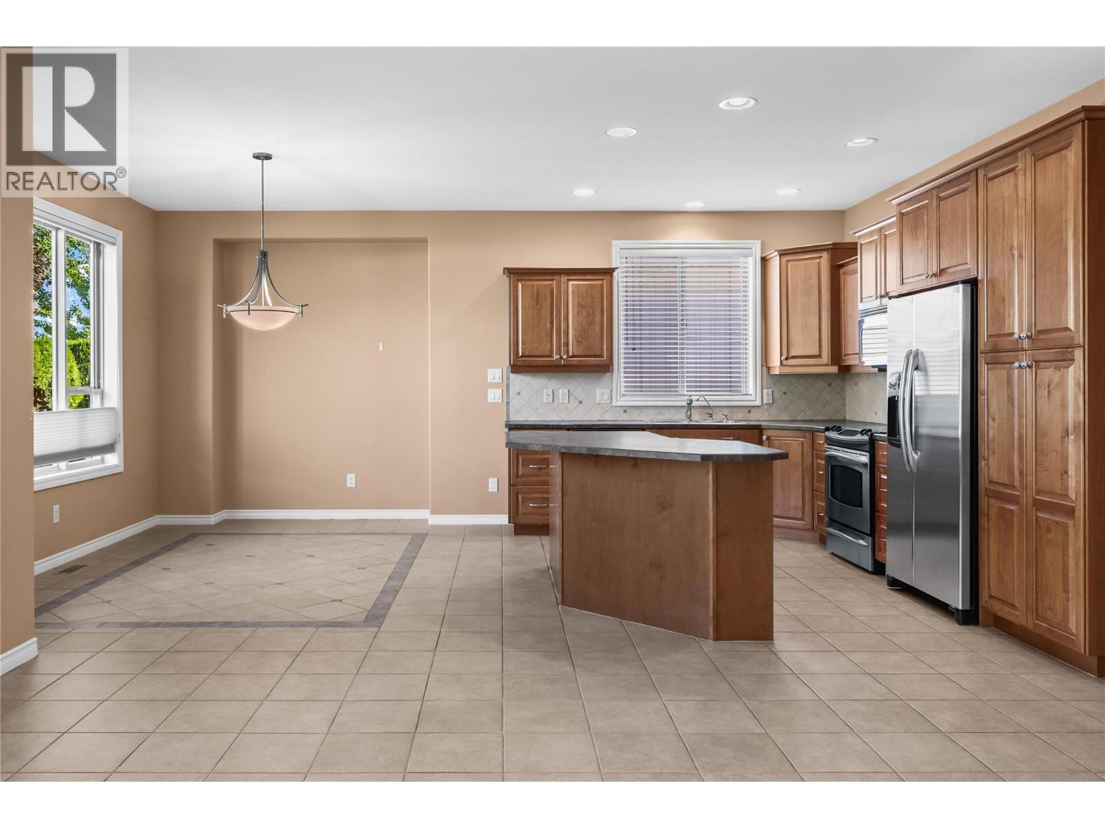 1405 Guisachan Place Unit# 117, Kelowna, BC - Indoor Photo Showing Kitchen