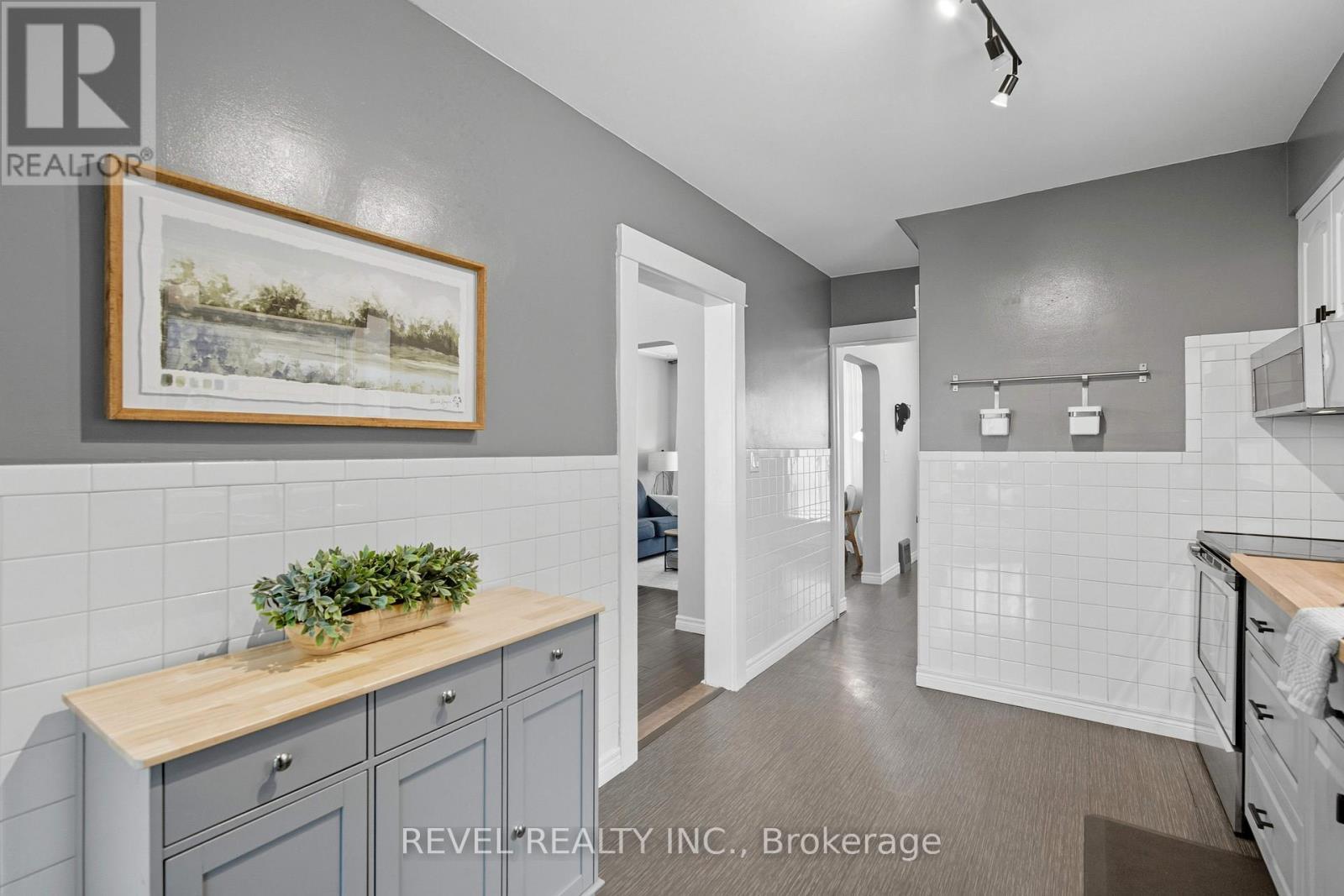 197 Balmoral Avenue S, Hamilton, ON - Indoor