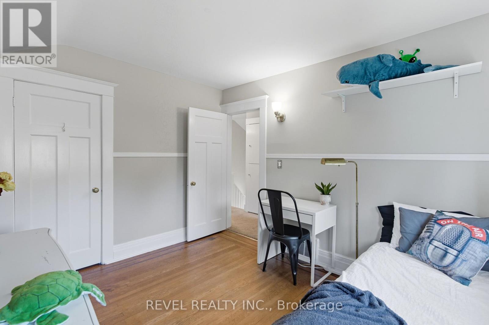 197 Balmoral Avenue S, Hamilton, ON - Indoor Photo Showing Bedroom