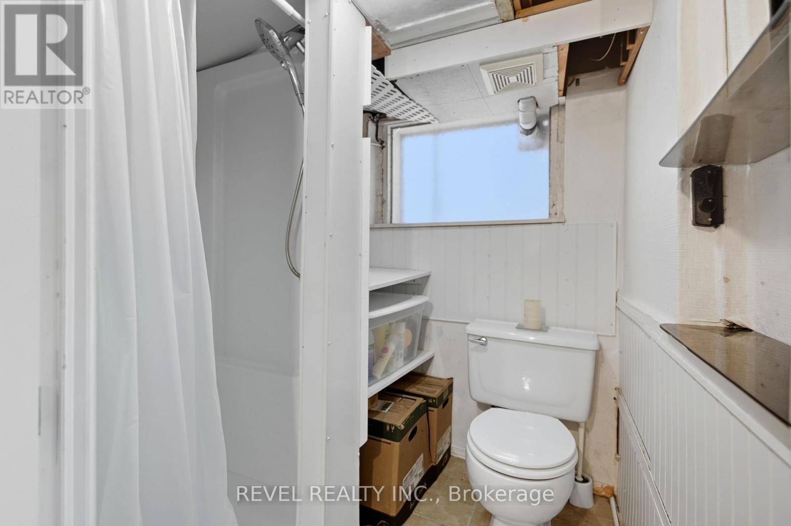 197 Balmoral Avenue S, Hamilton, ON - Indoor Photo Showing Bathroom