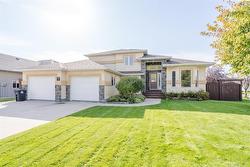 2 Parkside Place Steinbach, MB R5G 2A4